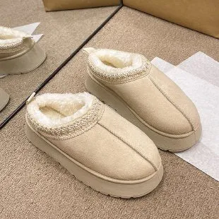 Cozy slippers for women